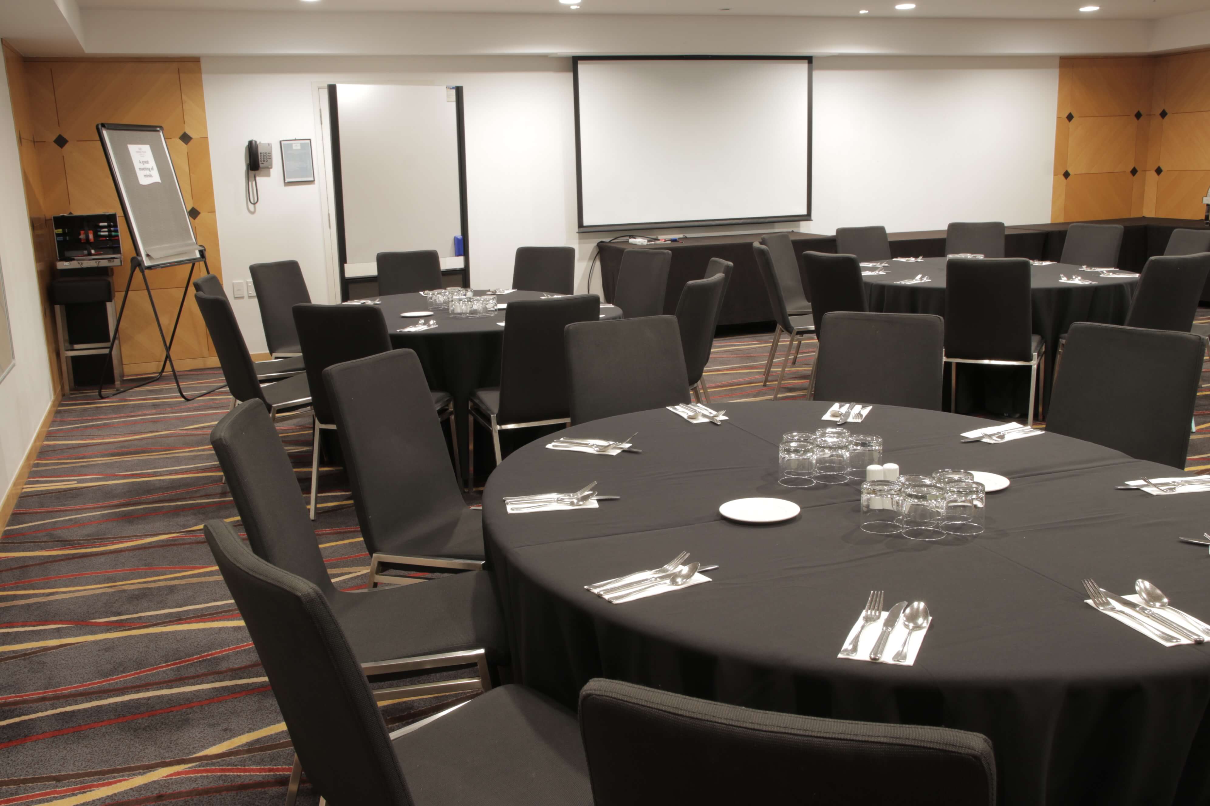 03.2 Victoria Room - meeting