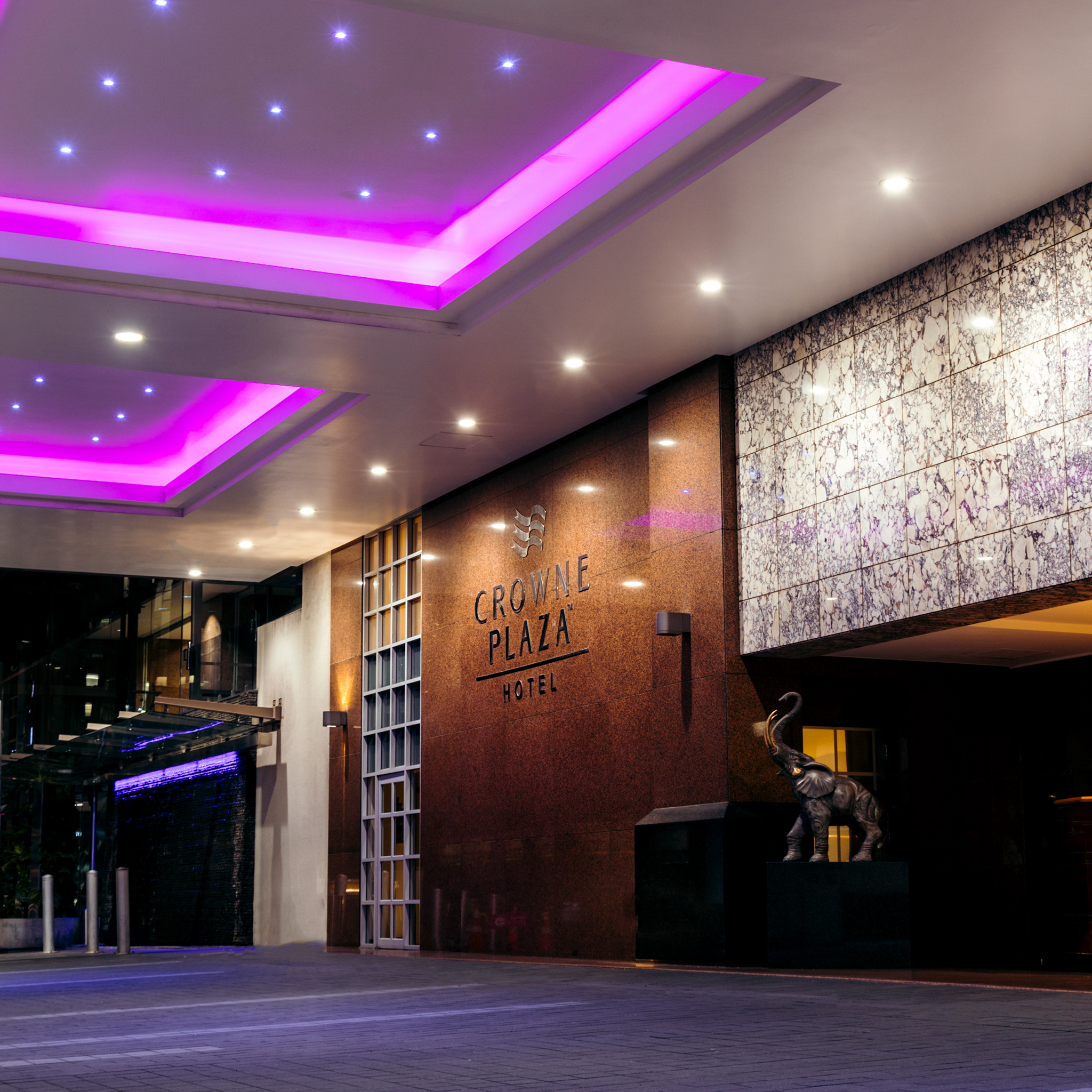 Crowne Plaza Auckland Entrance