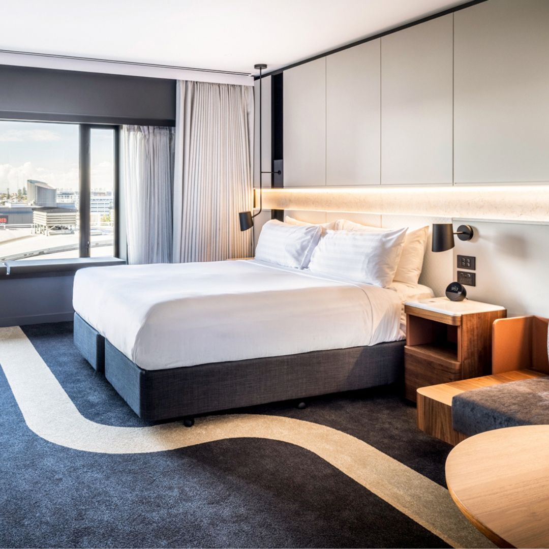 King Premium room at Crowne Plaza Auckland, save more when you book direct.